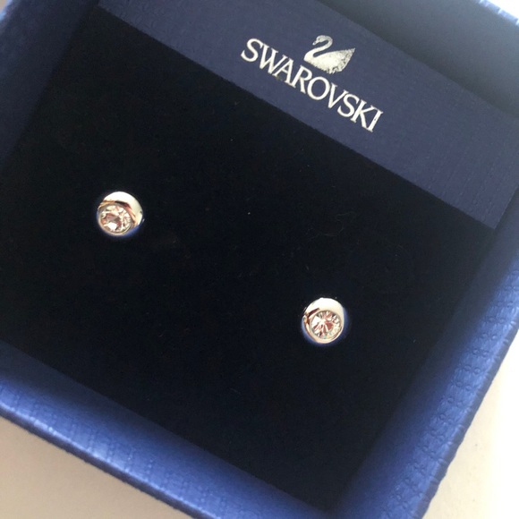 SWAROVSKI STUDS 💎 - Picture 2 of 5